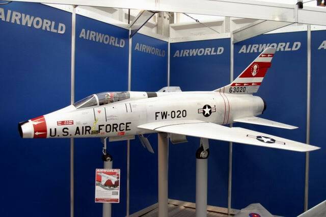 Airworld 展示櫃檯