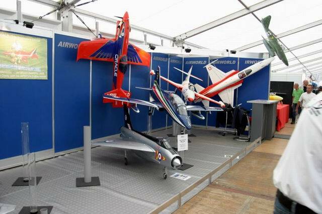 Airworld 展示櫃檯