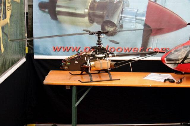 Pahlhelicopter 展示櫃檯