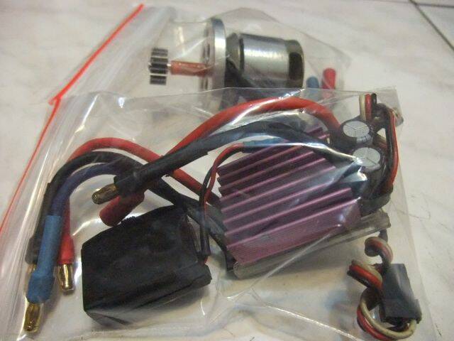 *SAE30a電變及450外轉馬達3000KV  售1400元