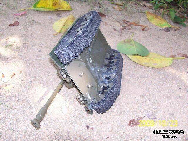 被击中的M41A3冒出青烟