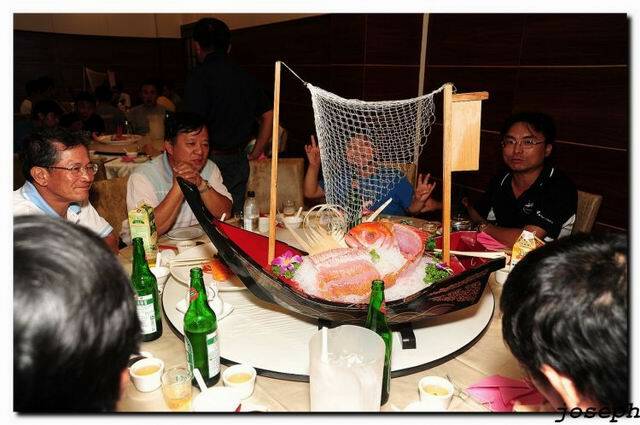 光是看這個生魚片就知道多豐盛了