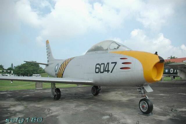 台南基地的"F-86F軍刀機