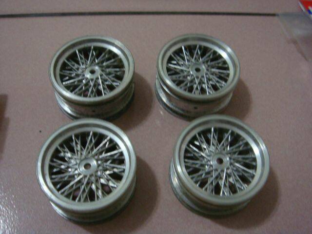 圖3:中古輪框   150元  已售出