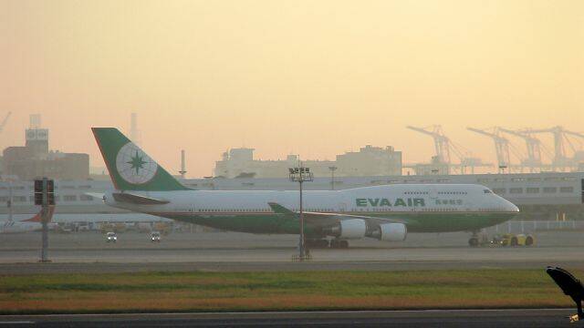 拜直航之賜，小港又見B747，高雄-上海