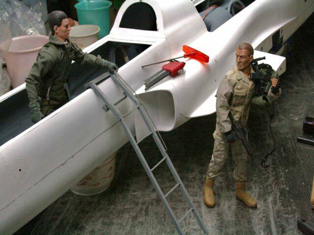 報告老大，我站10-12衛哨，先走了：好，明天下午再來