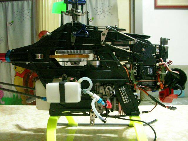 3_機身右.JPG