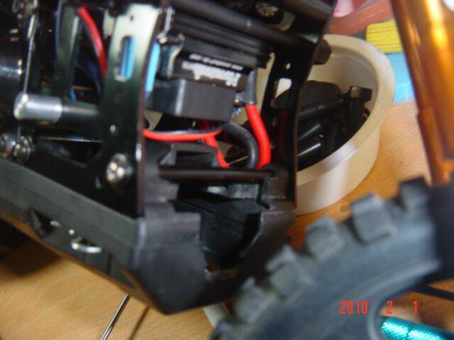 受限輪胎胎型導輪不易作