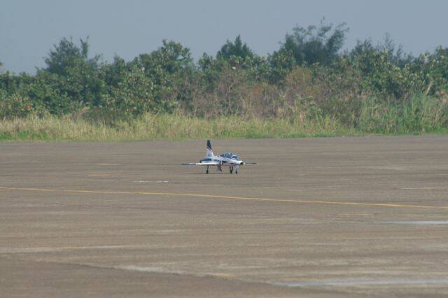 T-38-09.JPG