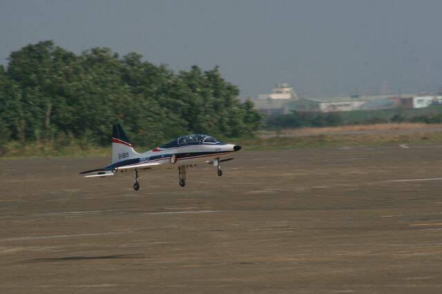 T-38-06.JPG