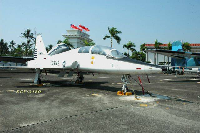 T-38-01.jpg