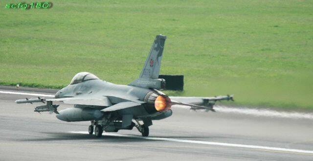 F16-6678-02.jpg