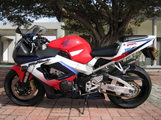 CBR929RR-2.jpg