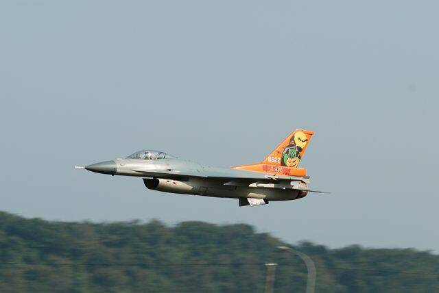 m_f-16-12.jpg