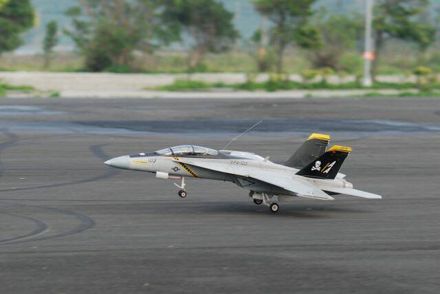 m_f-18-06.jpg