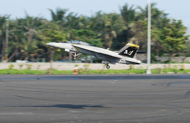 m_f-18-01.jpg