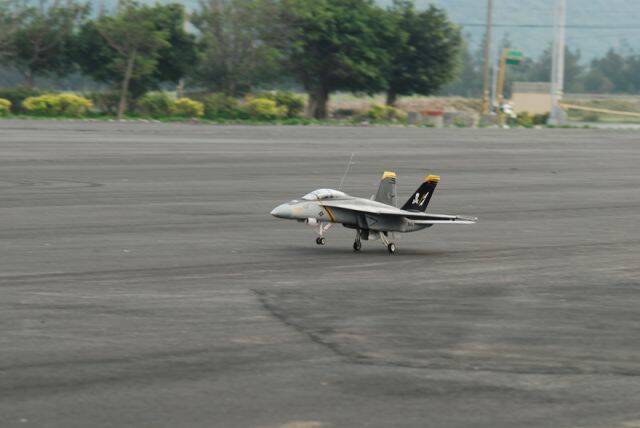 m_f-18-05.jpg