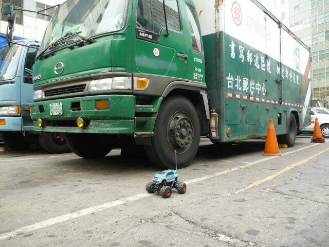 公務員好像比較穩喔