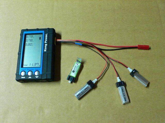 這是3.7V LIPO分壓線接分壓錶