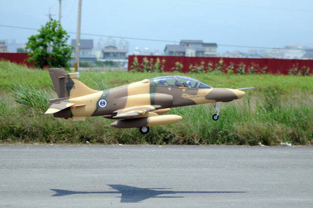 大Hawk 100掛彈首航