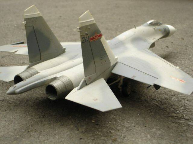 SU-27X00002.JPG
