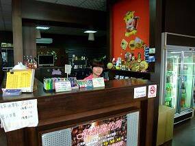 餐飲部-1(店裡的妹妹,可以幫你叫便當喔~)