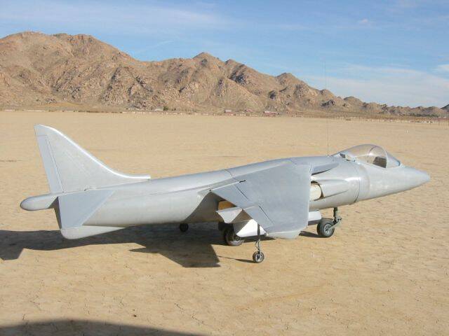 harrier_flying_b.jpg