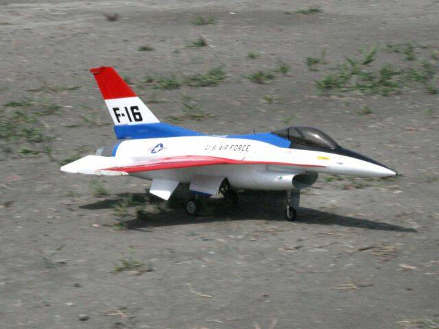 小F-16