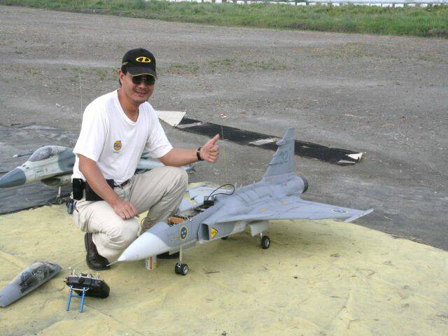 Papason和愛機JAS-39獅鷲
