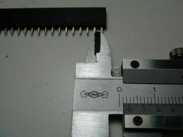 插針間隔約2.5MM左右