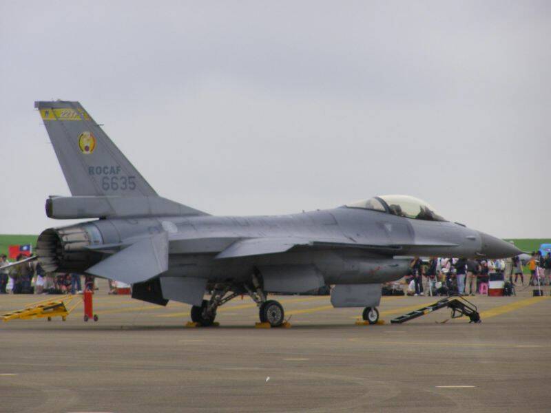 F16-1.jpg