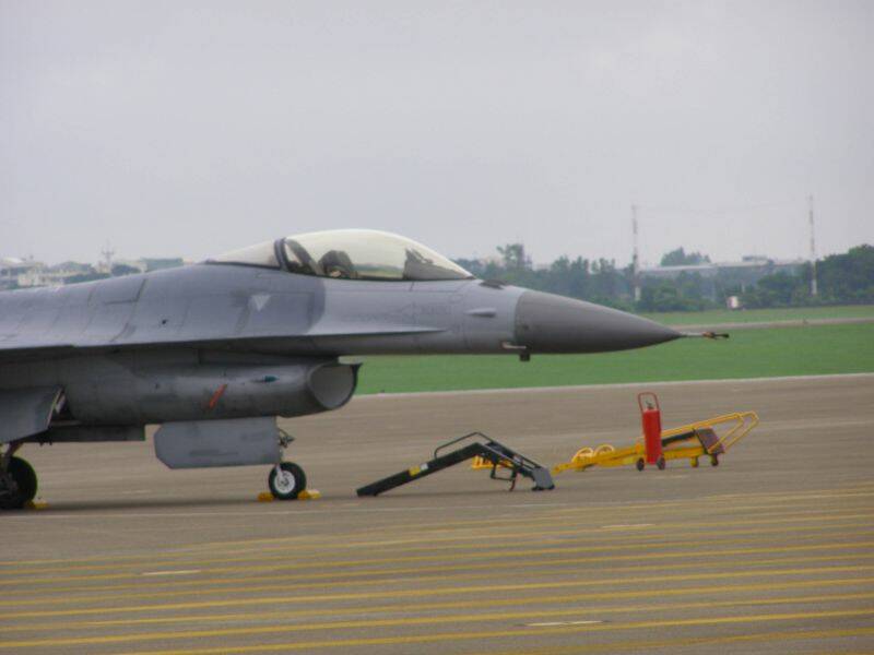 F16-4.jpg
