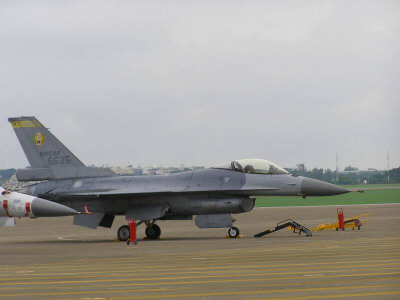 F16-2.jpg