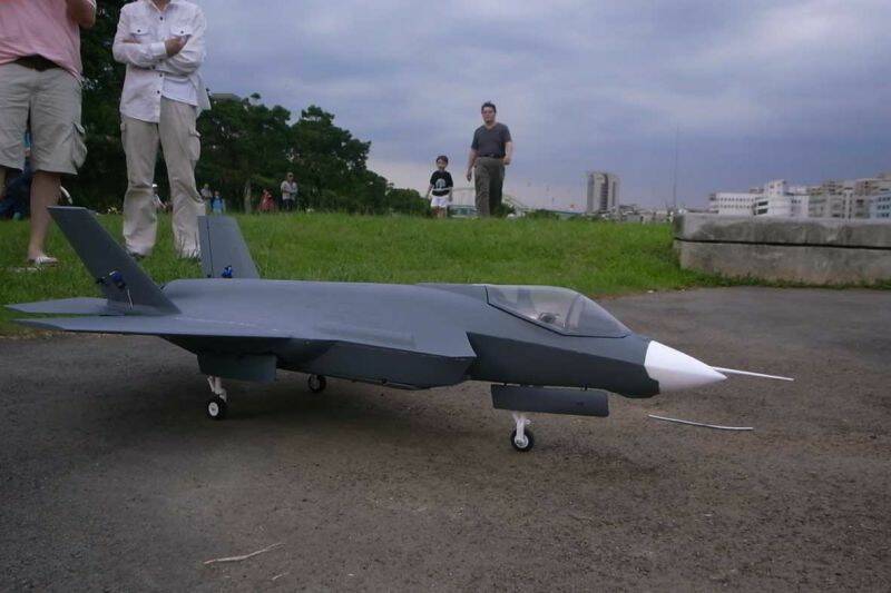 f35