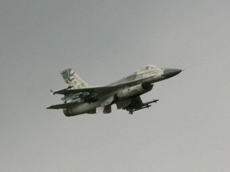 雲層範圍擴大，且正降低中