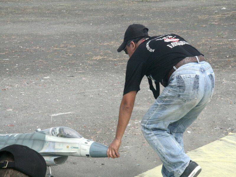 6678準備進入滑行道