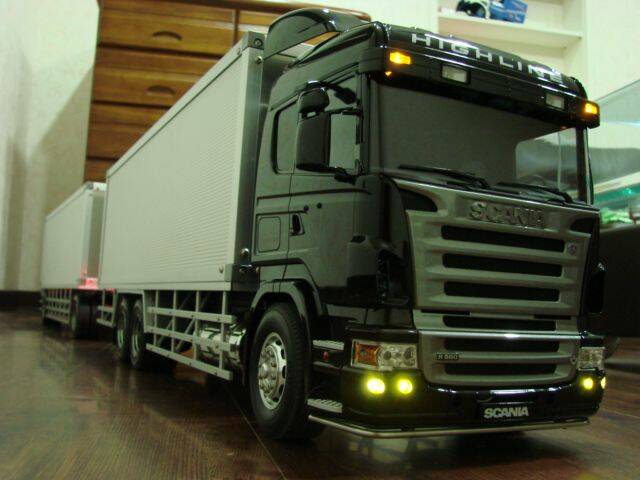 SCANIA R560 全拖