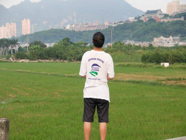 師傅700E空中飛行