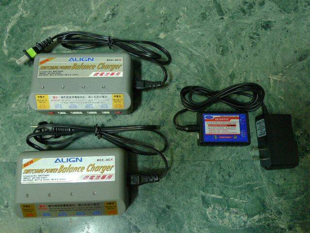 4cx兩台 簡易充電器一台