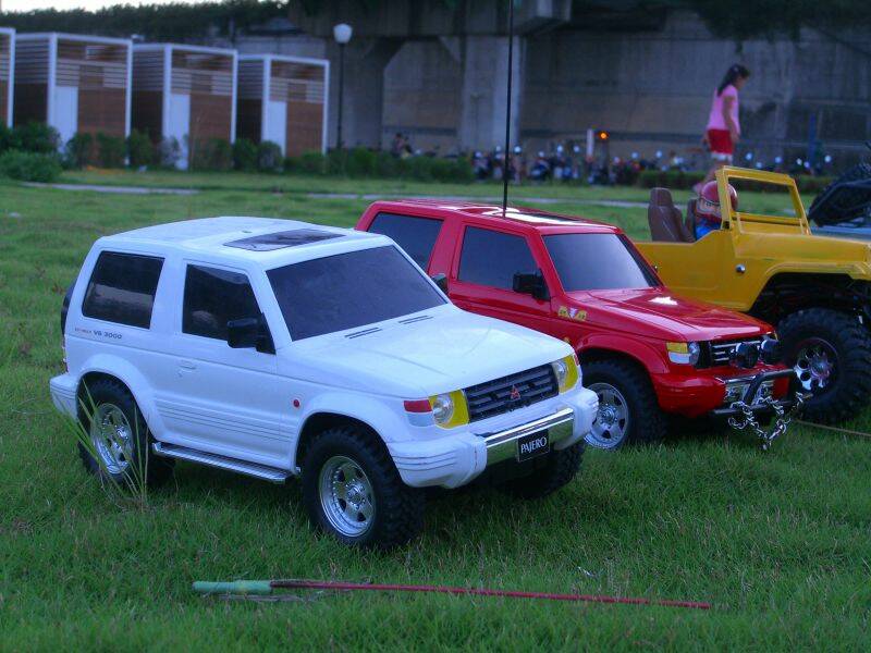 小黃的白色Pajero 出現了