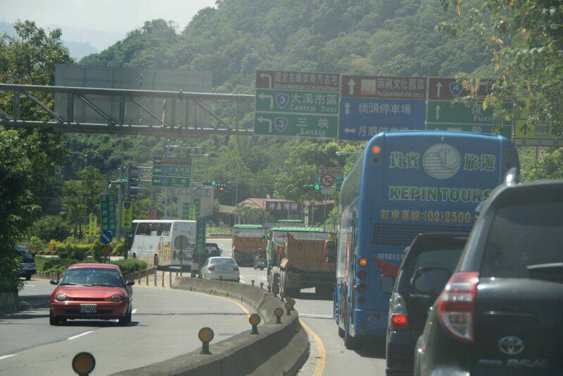 來大溪路上，好怕遇到塞車喔