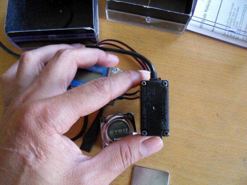 螺絲掉一根 補上不同螺絲