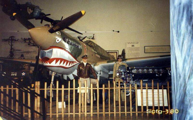 P-40飛走..