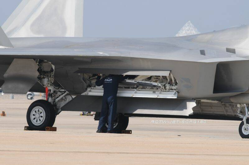 F-22-13.jpg