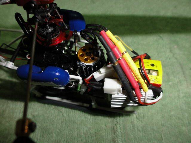4V100-02.JPG
