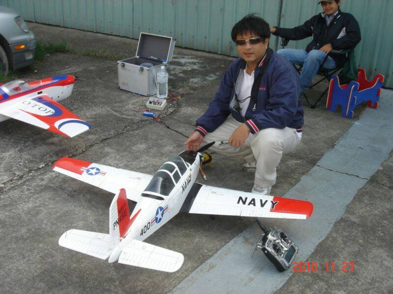 大雕與他的新機T-34