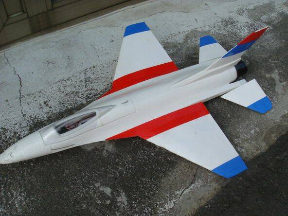 f16