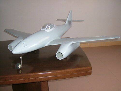 ME-262 雙導風扇 70mm, 複材機身