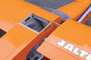 Pilatus-wingjoint.jpg