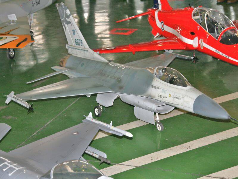 Papason兄-F-16太陽神6679